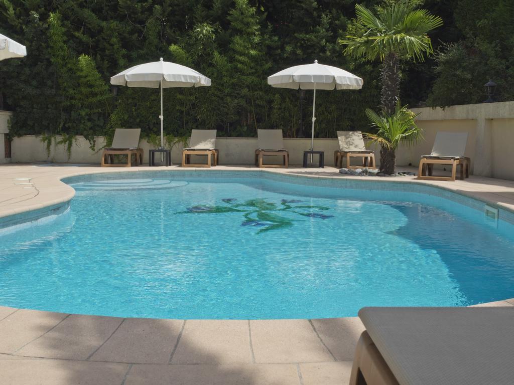 Hotel Les Oliviers Fayence Exterior foto