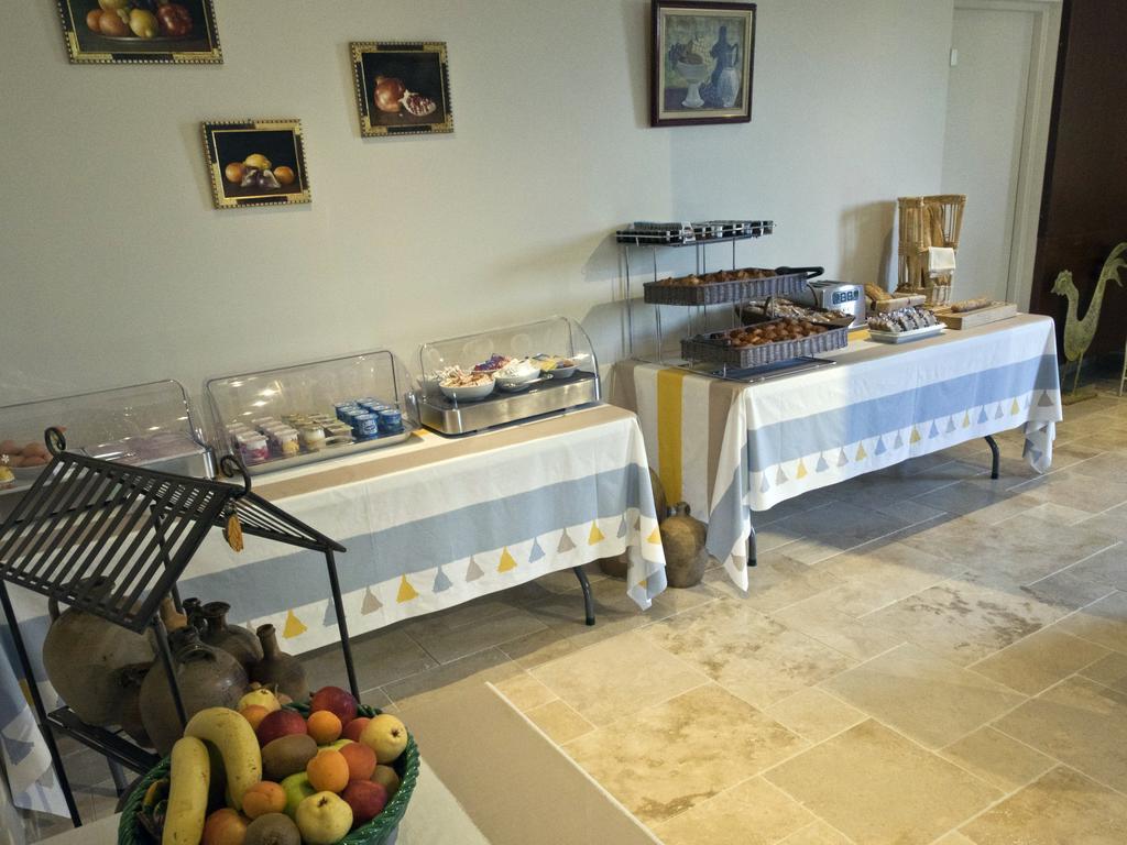 Hotel Les Oliviers Fayence Exterior foto