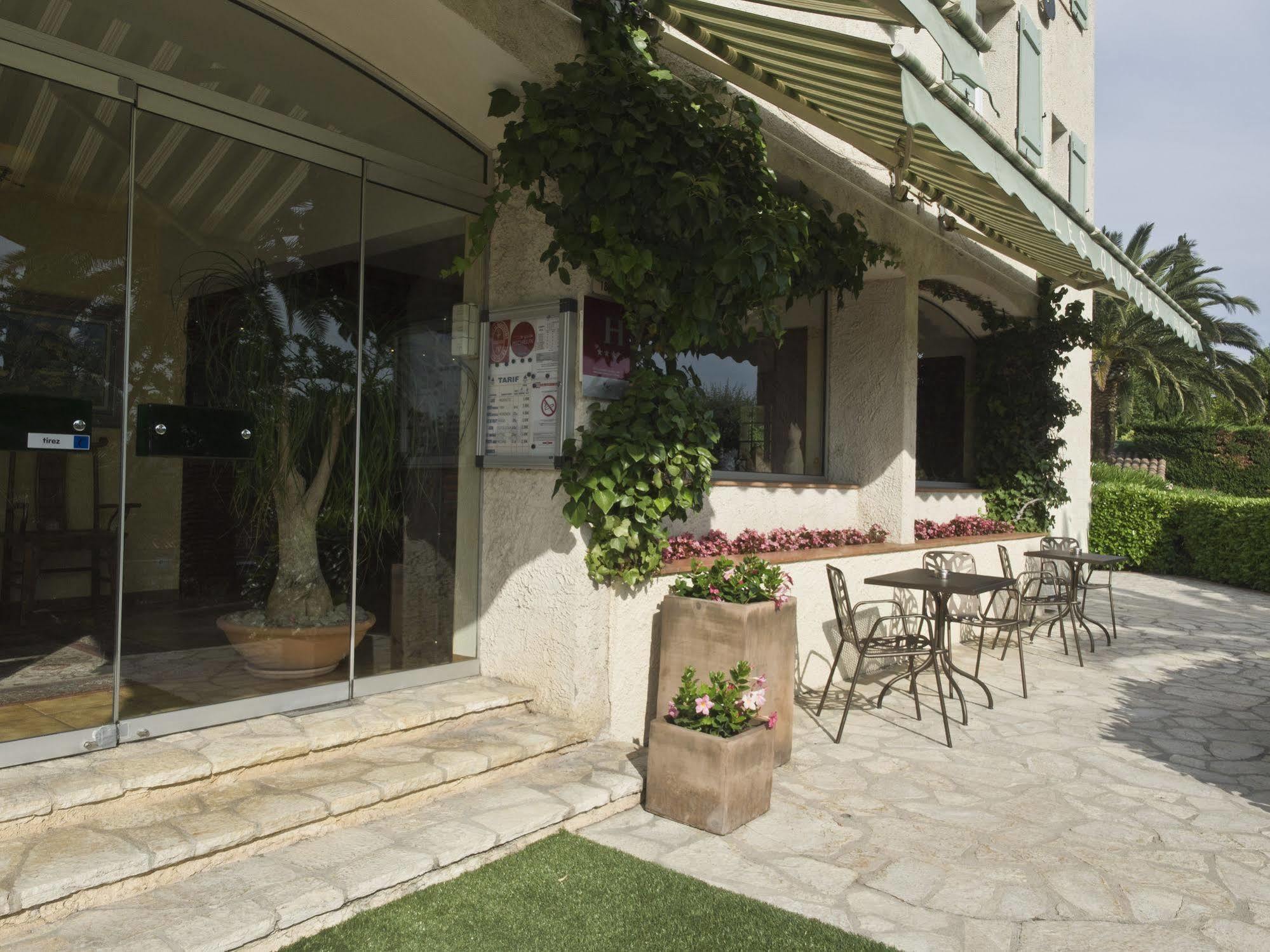 Hotel Les Oliviers Fayence Exterior foto