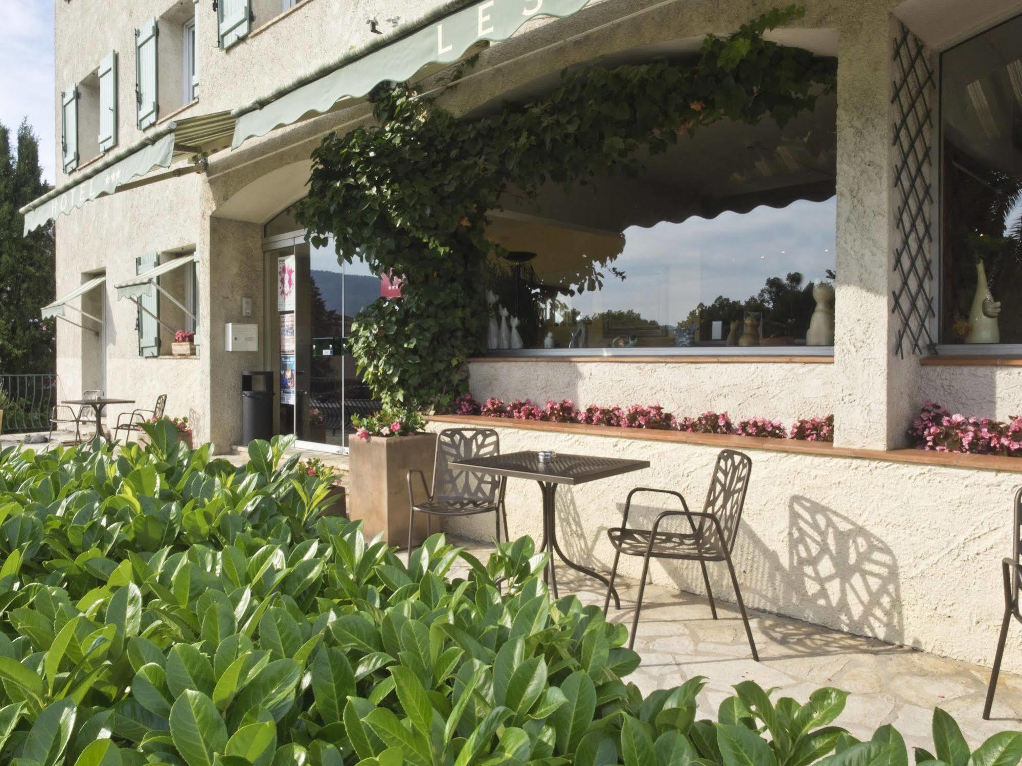Hotel Les Oliviers Fayence Exterior foto