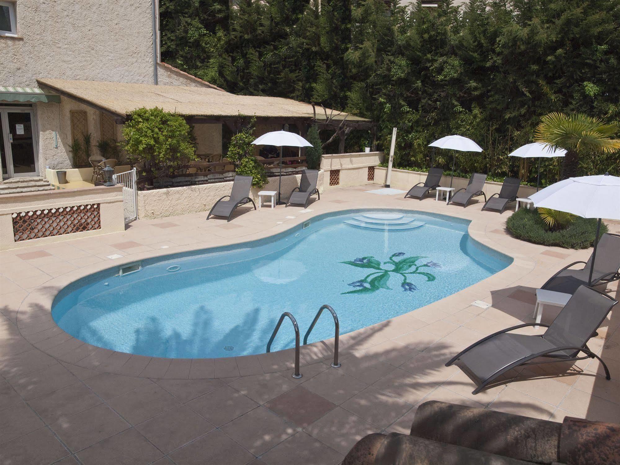 Hotel Les Oliviers Fayence Exterior foto