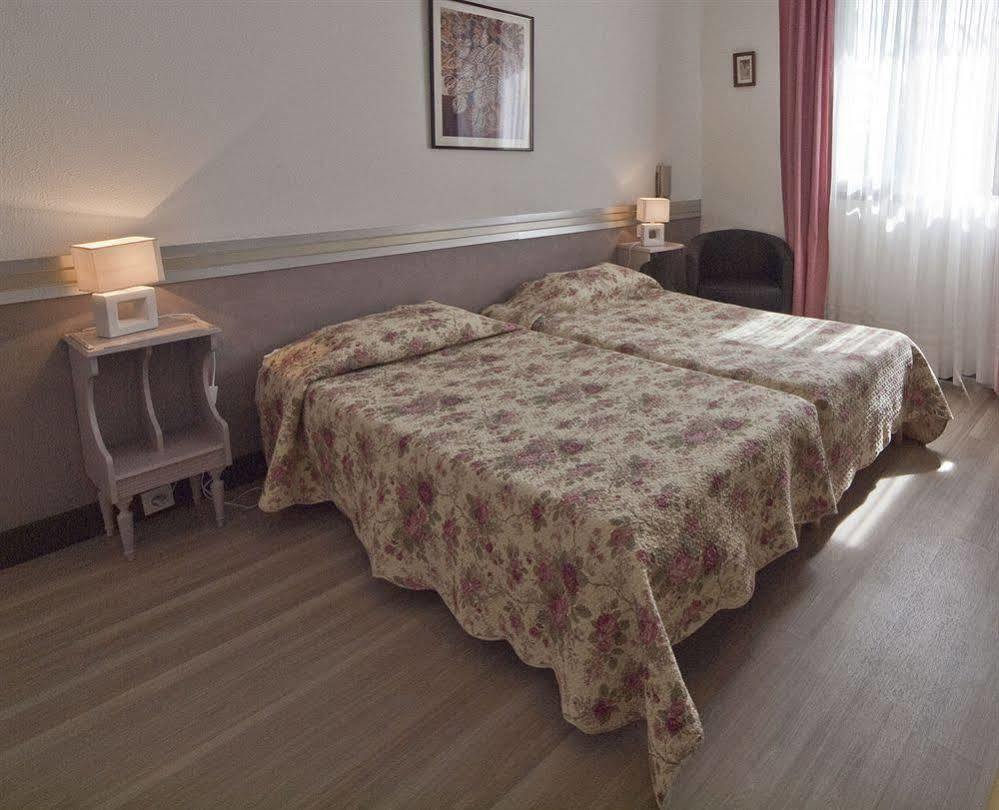 Hotel Les Oliviers Fayence Exterior foto